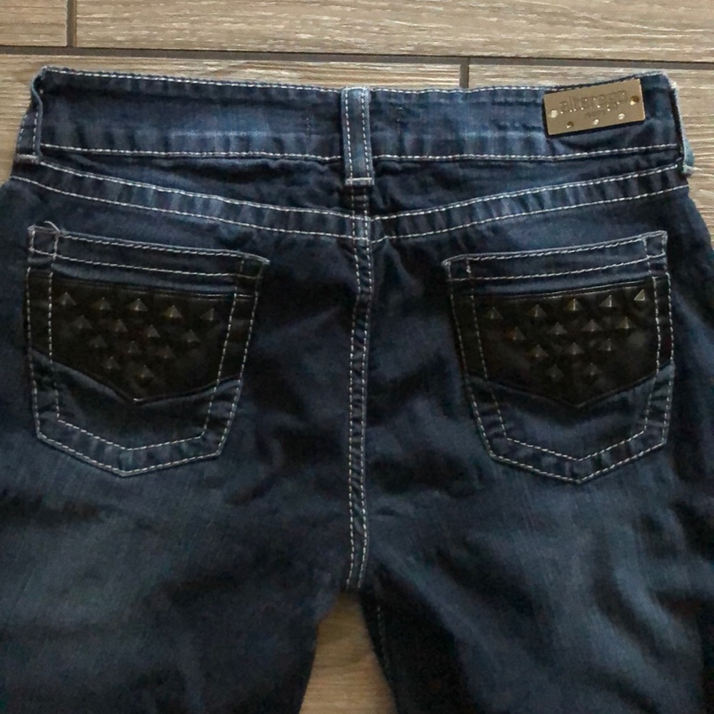 Alterego Capris - Picture 4 of 5